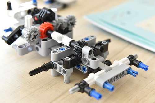 米兔积木工程吊车拼装实战 720枚零件精准还原机械魅力